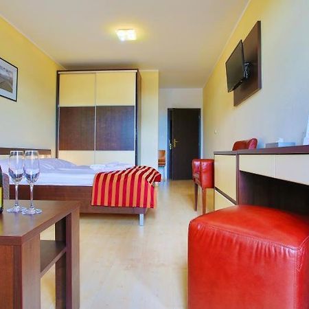 Apartman Studio Lux S Terasou Harmony V Thermal Parku Besenova S Vyhladom Na Bazeny Kültér fotó